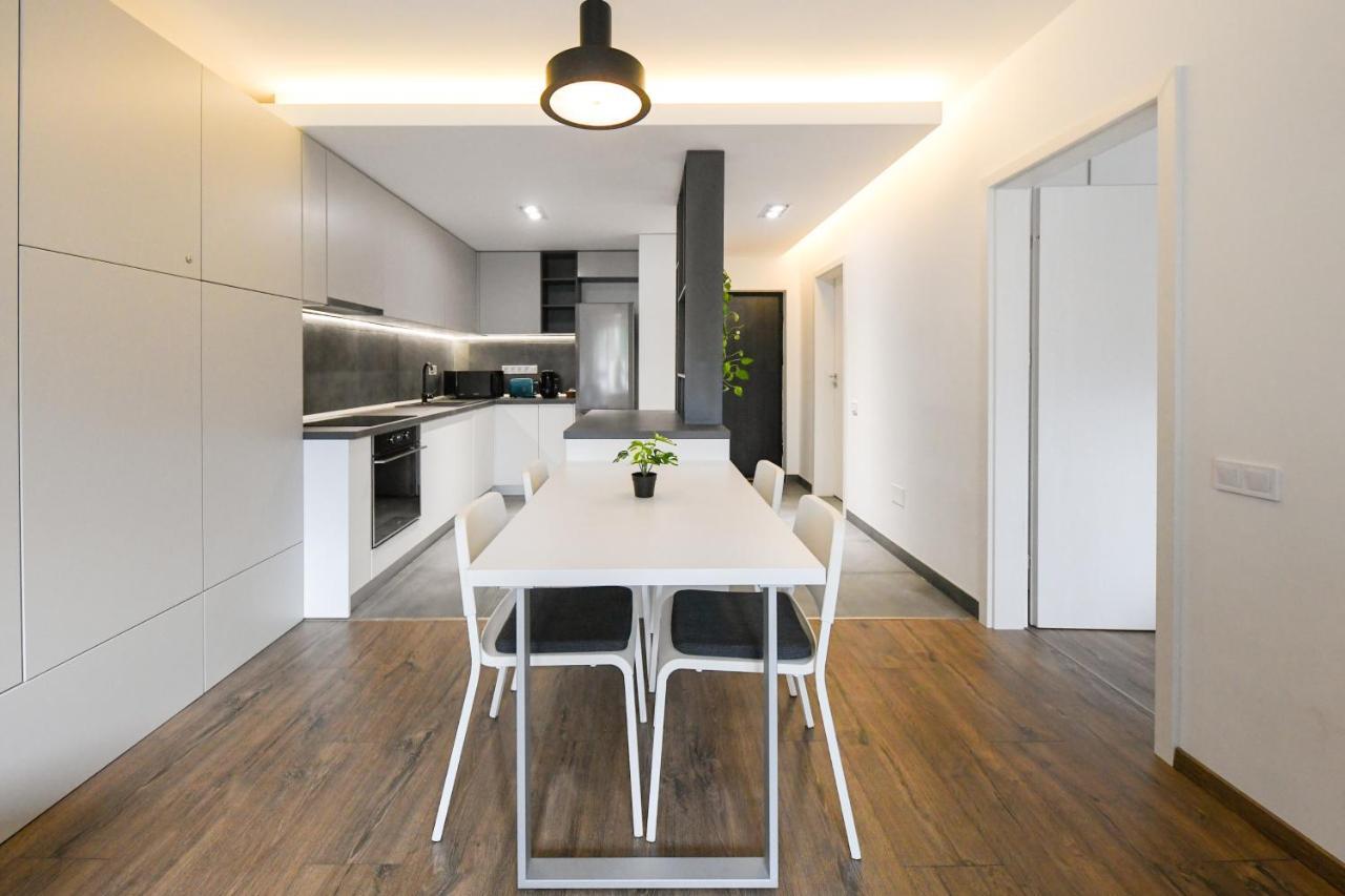 Modern Apartment In A Quiet Area Cluj-Napoca Exterior photo