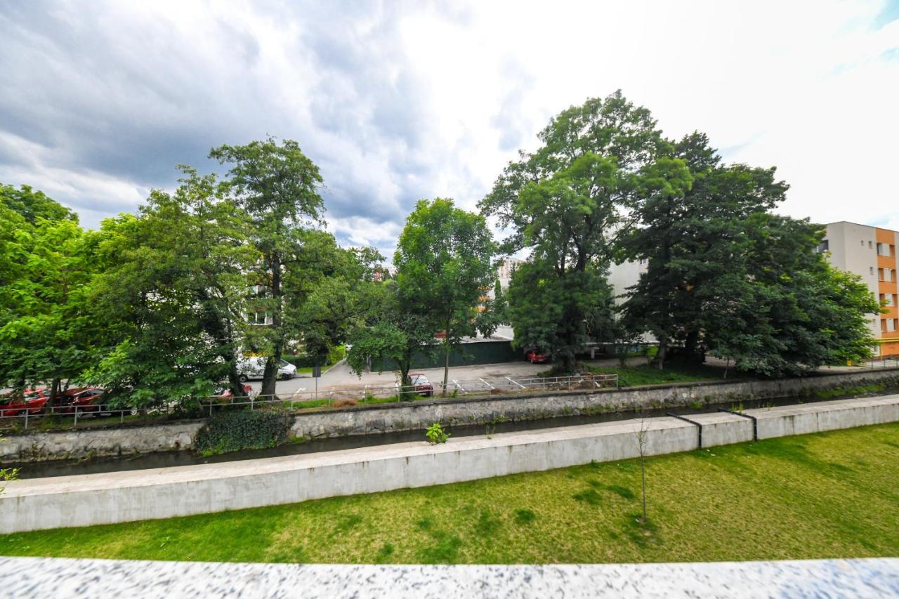 Modern Apartment In A Quiet Area Cluj-Napoca Exterior photo
