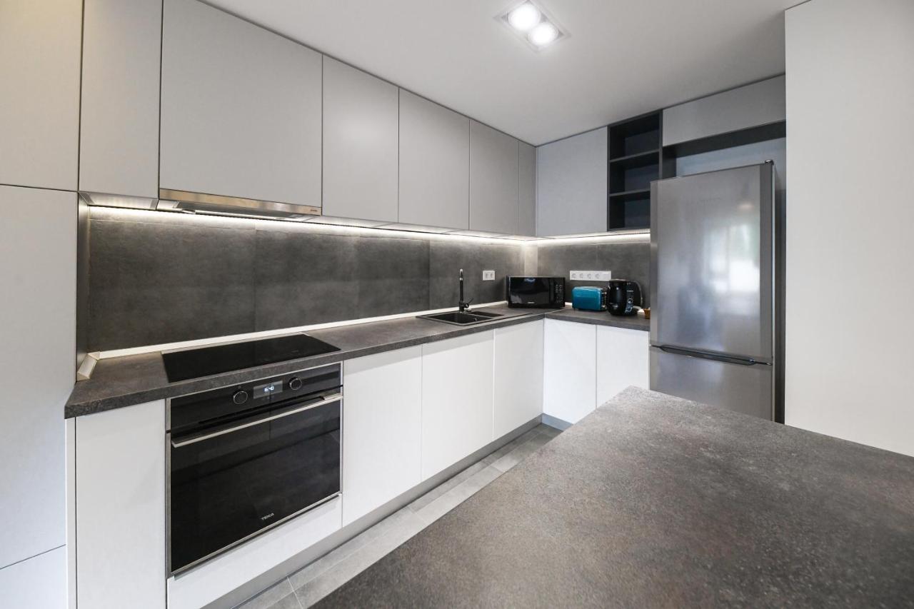 Modern Apartment In A Quiet Area Cluj-Napoca Exterior photo