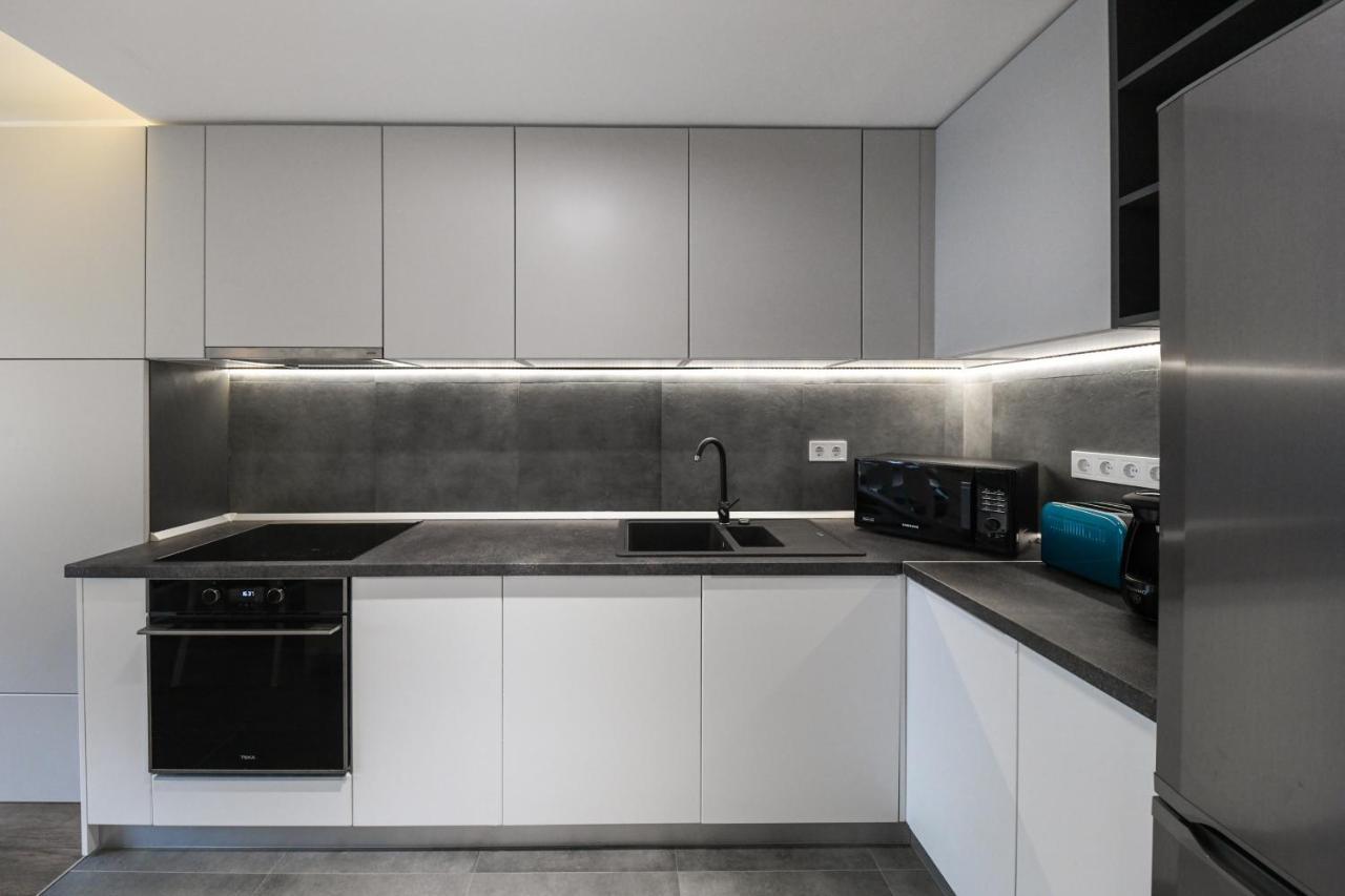 Modern Apartment In A Quiet Area Cluj-Napoca Exterior photo