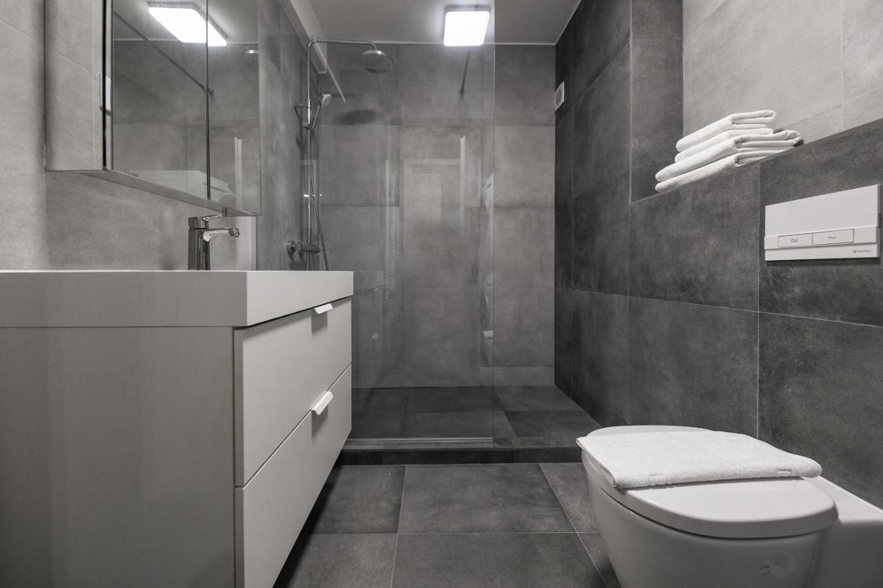 Modern Apartment In A Quiet Area Cluj-Napoca Exterior photo