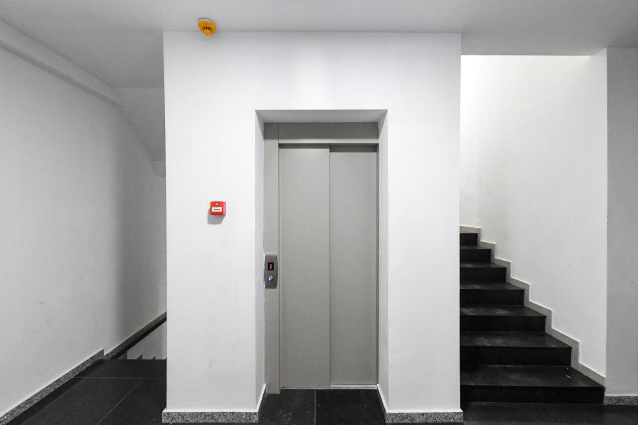 Modern Apartment In A Quiet Area Cluj-Napoca Exterior photo